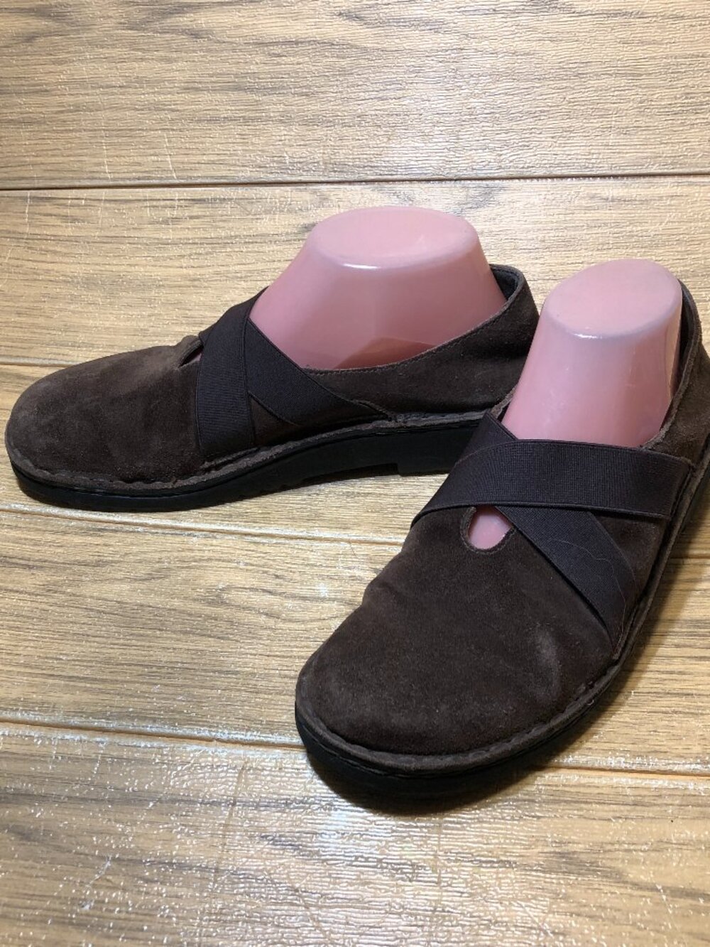 Naot women brown Mary Jane with top elastic bands, 8.5